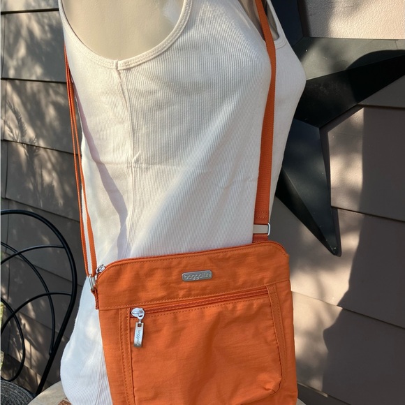 Baggallini Vibrant Orange Crossbody Bag - Picture 1 of 7